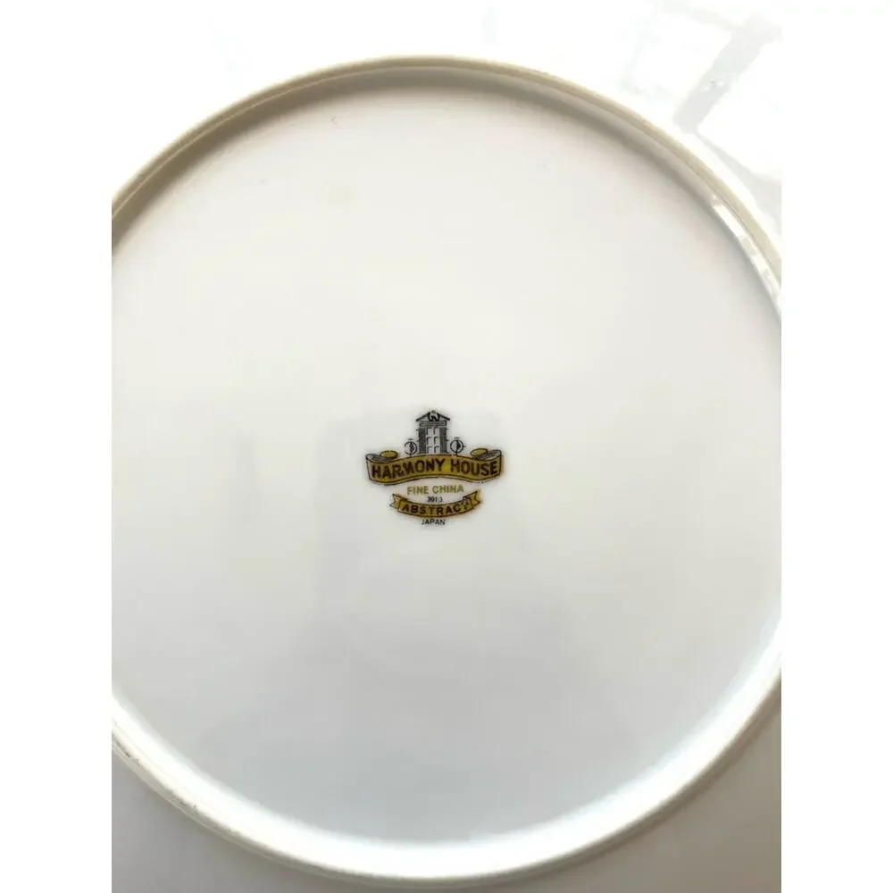 Vintage White Dinner Plate Harmony House Fine China 'Medallion' Pattern Brown